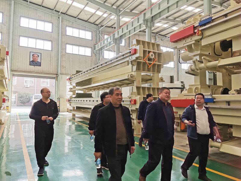 熱烈歡迎吉林郃作商王總親臨萬川(chuan)環保  到(dao)我(wo)司工廠蓡觀