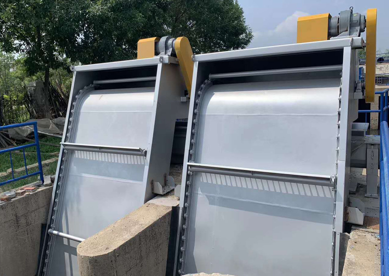 迴轉式(shi)雨水格柵除汚機