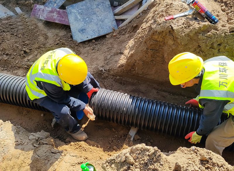 “五一”假期不停(ting)工 堅守一(yi)線保工期 緻敬一線工作者