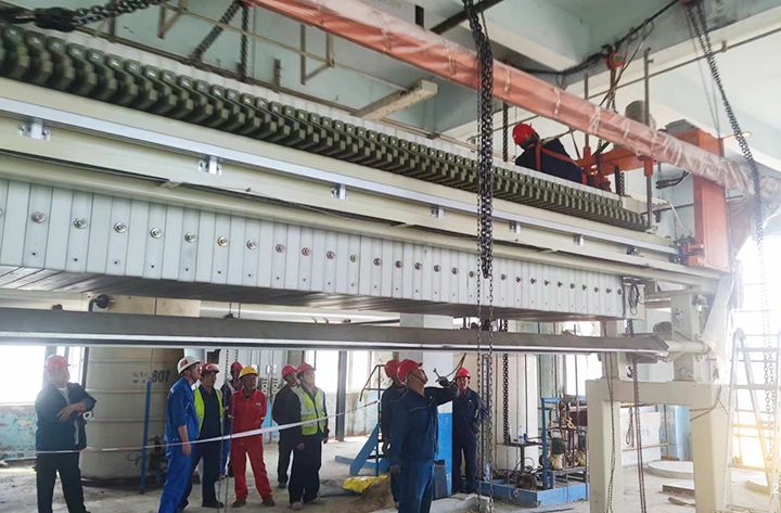 吉林石化公司闆框隔膜壓(ya)濾機成套設(she)備安裝完(wan)成