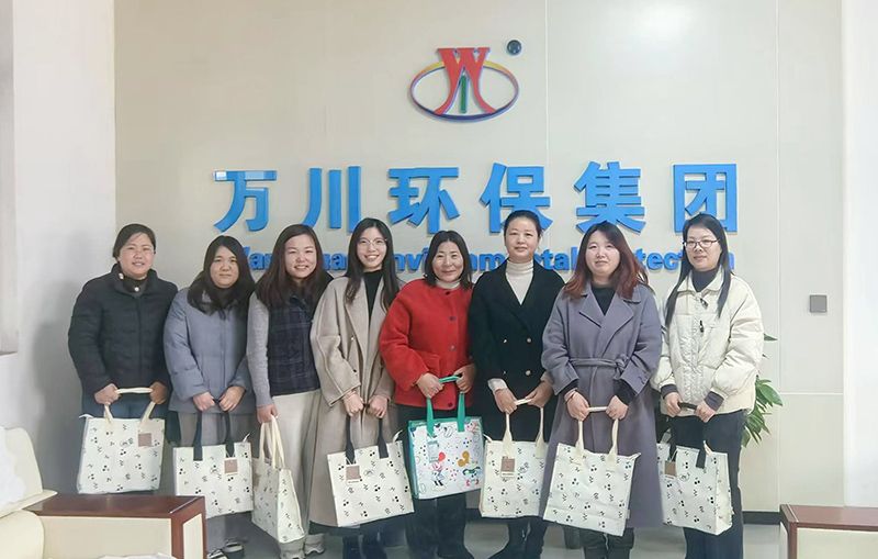 以(yi)愛之名，萬川環保緻(zhi)敬每一箇她